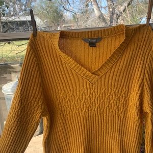 Mustard yellow long sleeve sweater V-neck